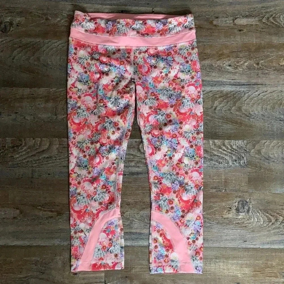 Lululemon Inspire Crop ||  * All Luxtreme - Picture 4 of 9